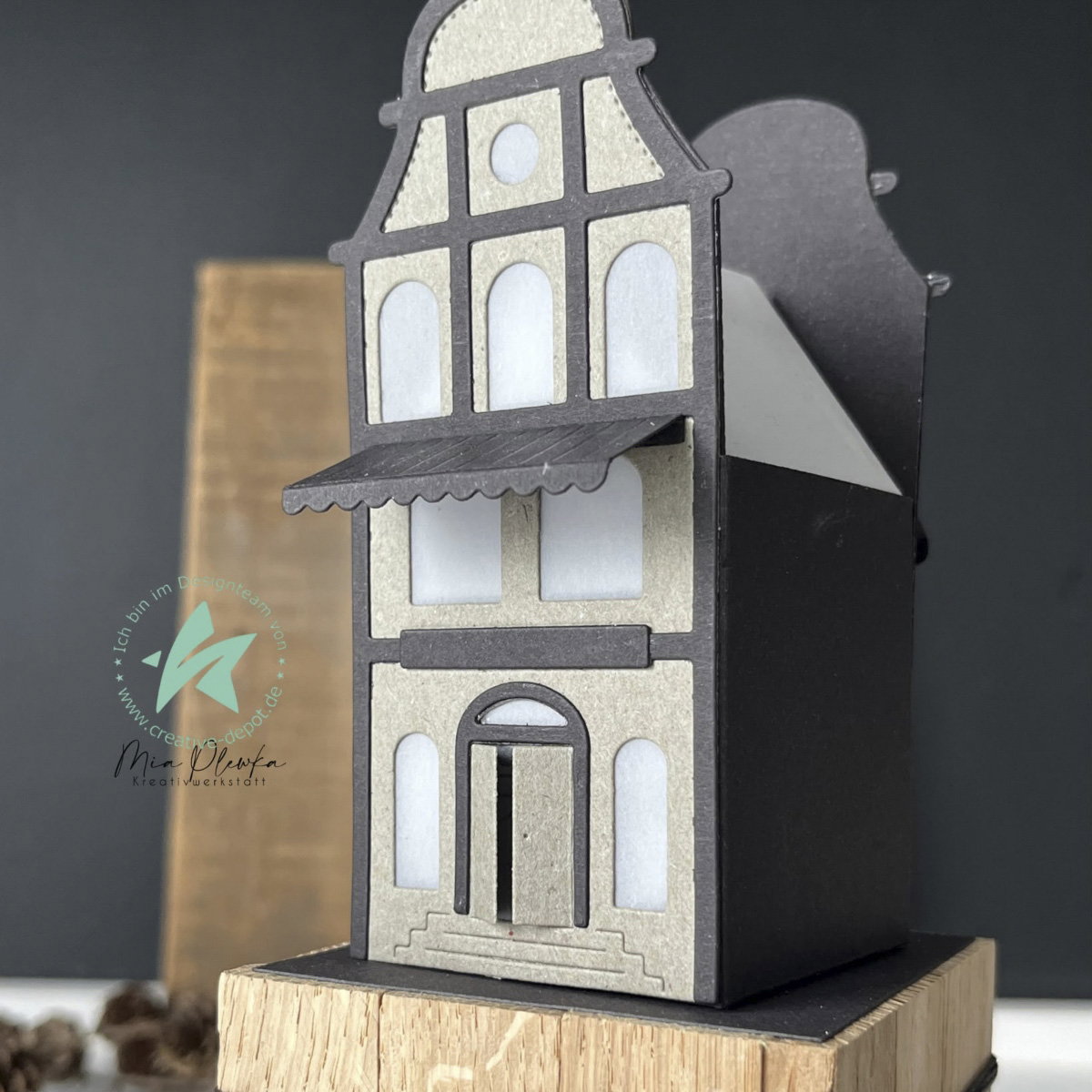 Die - Designline - World of Homes - Add-on - Old Town House