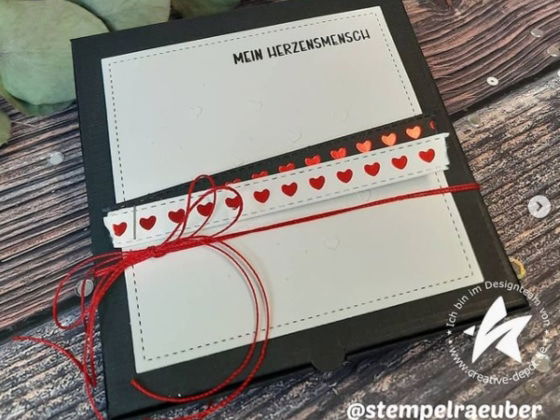 120210208T115130 Hotfoil Stamp - Herzreihe