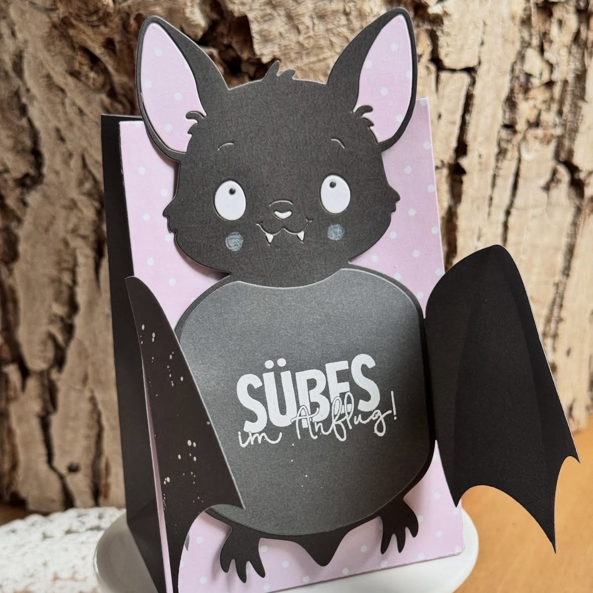 Die – Fold-out card – Bat